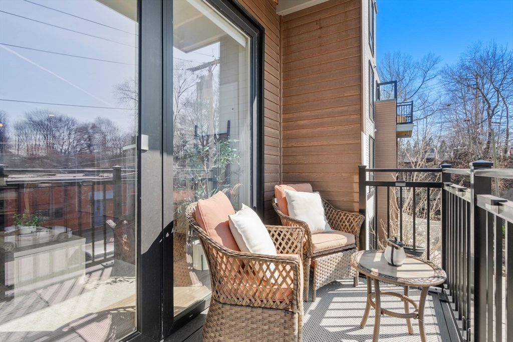 21 Soldiers Field Place # 206