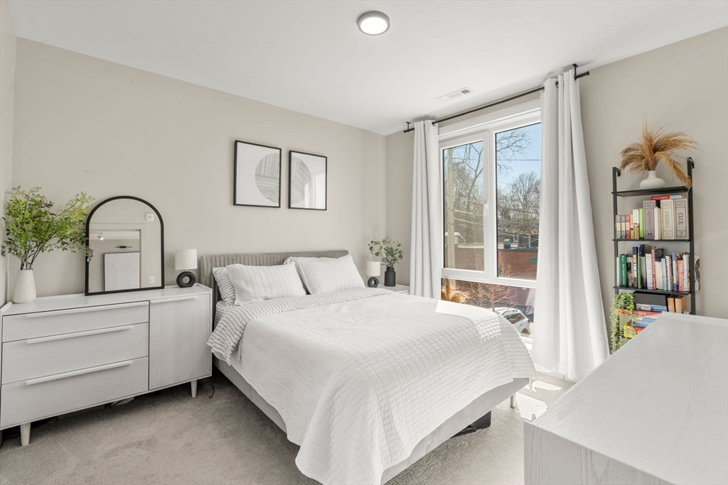 21 Soldiers Field Place # 206