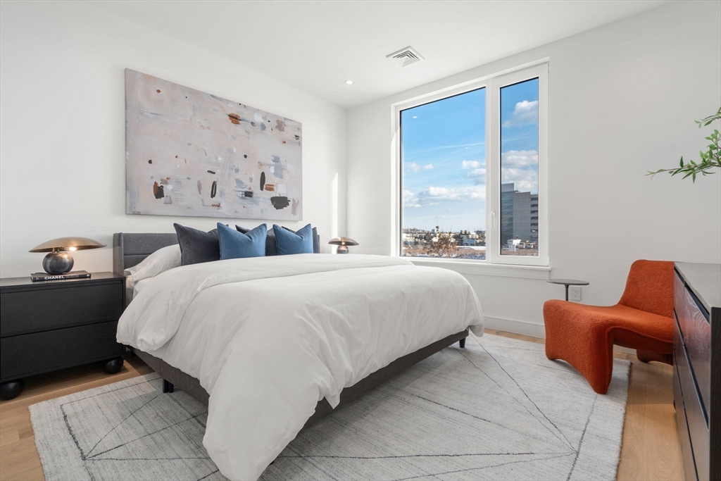 595 Albany Street # 401