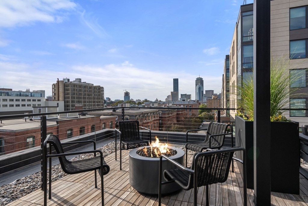 595 Albany Street # 401