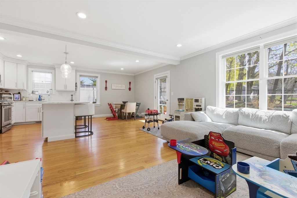 7 Spring Ct # A