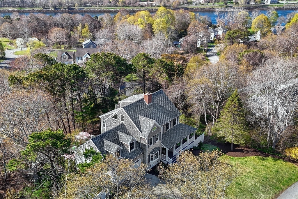 6 Luigi Ave
