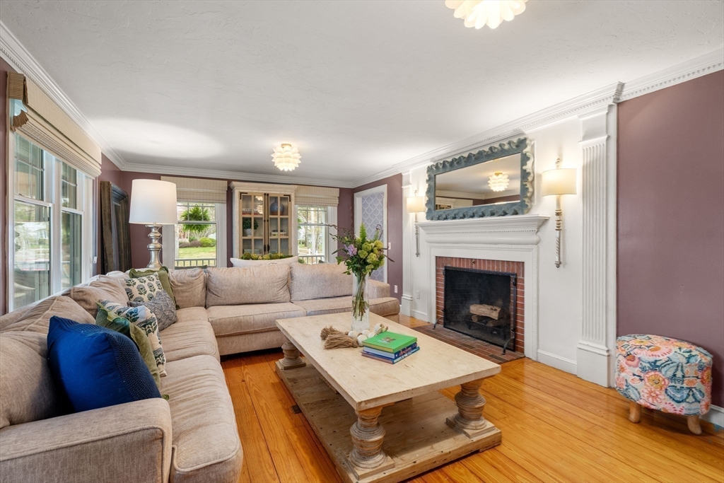 6 Luigi Ave