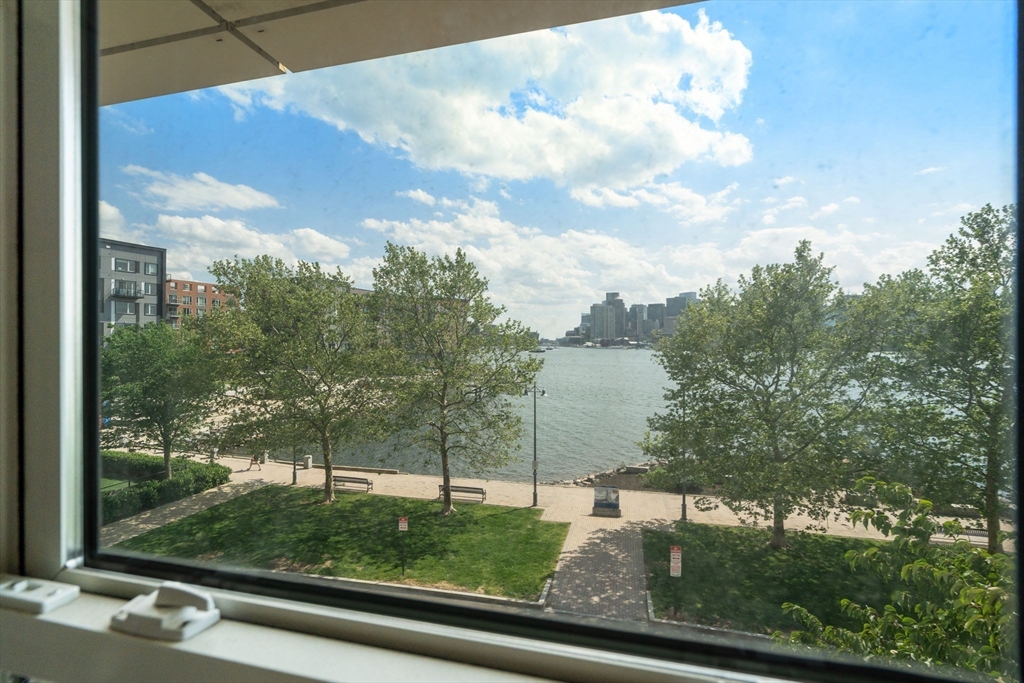 113 Sumner St # 32