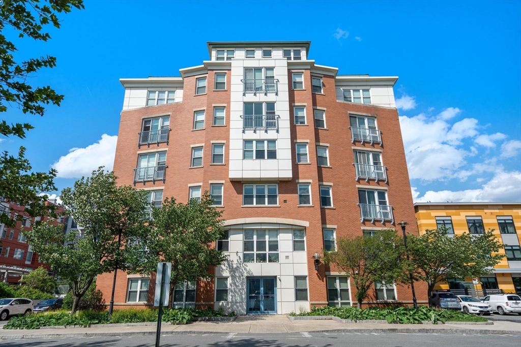 113 Sumner St # 32