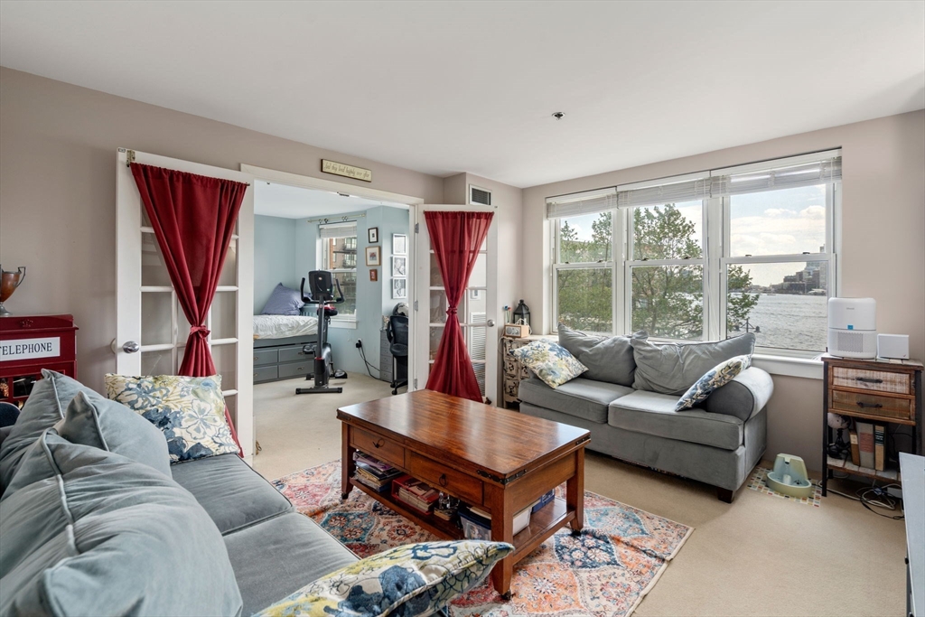 113 Sumner St # 32