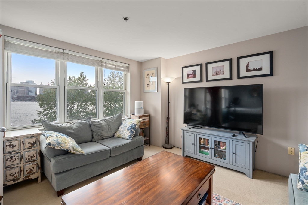 113 Sumner St # 32