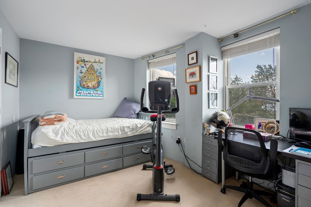 113 Sumner St # 32