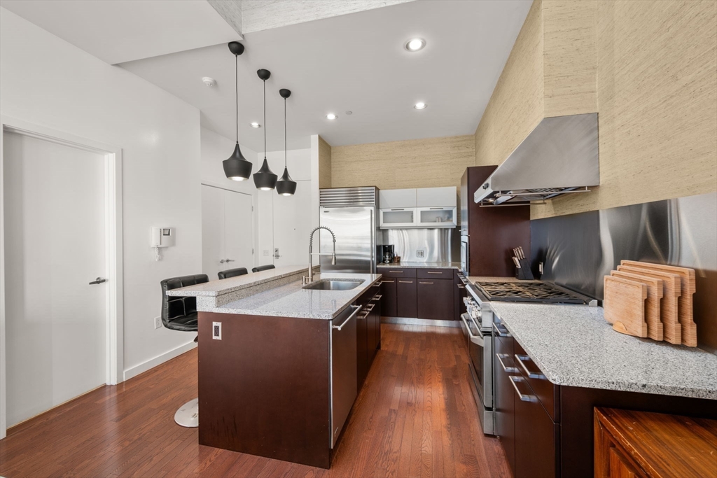 88 Kingston Street # 7C Unit: PH-7C