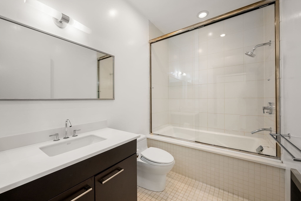 88 Kingston Street # 7C Unit: PH-7C