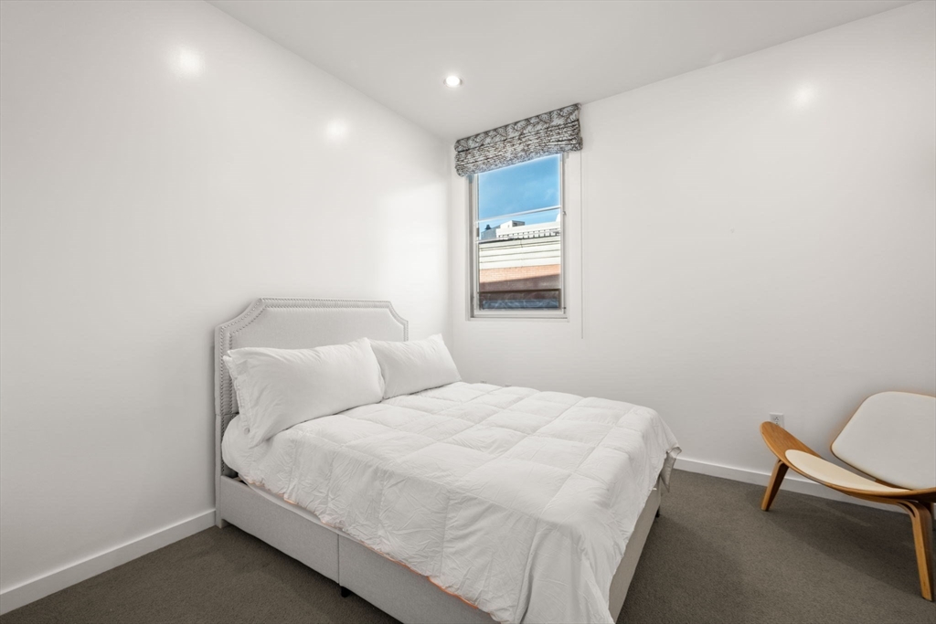 88 Kingston Street # 7C Unit: PH-7C