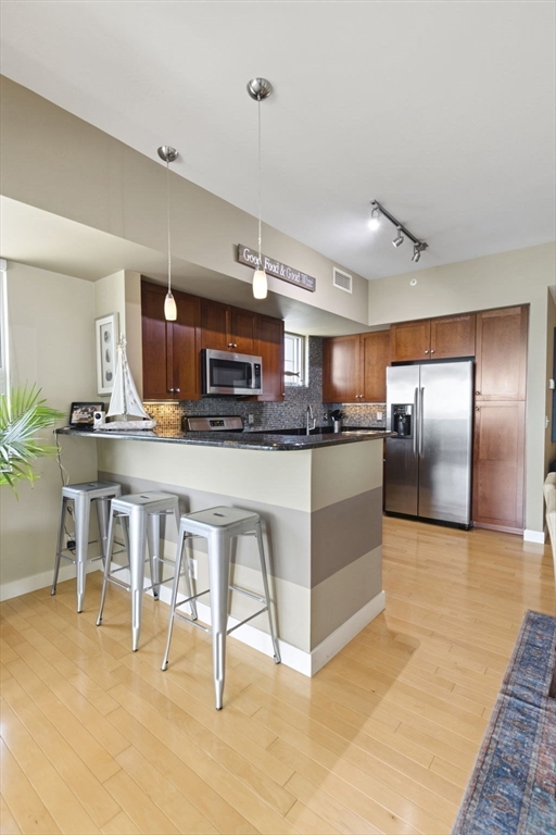 550 Pleasant Street # 411