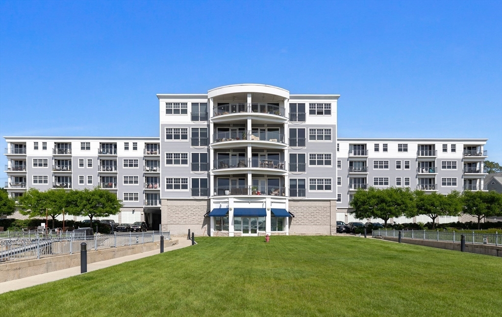 550 Pleasant Street # 411