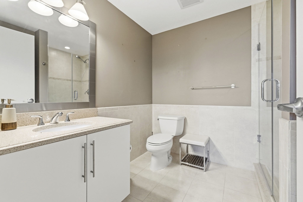 550 Pleasant Street # 411