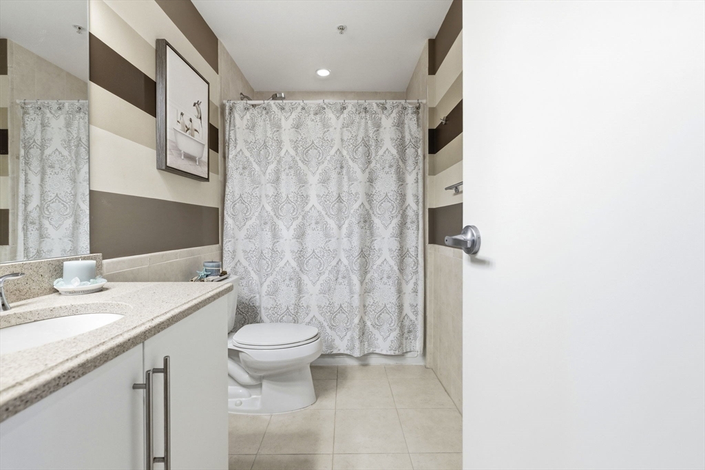 550 Pleasant Street # 411