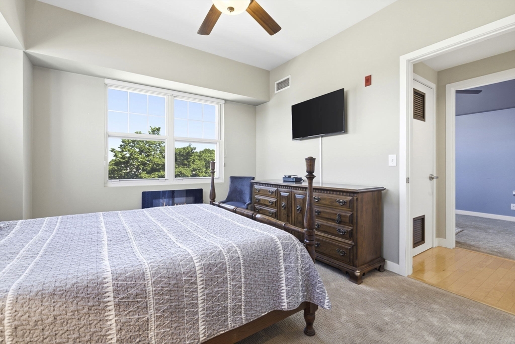 550 Pleasant Street # 411
