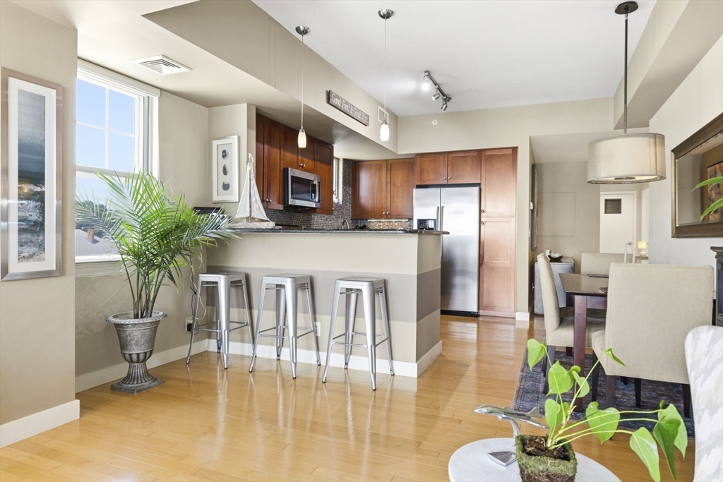 550 Pleasant Street # 411