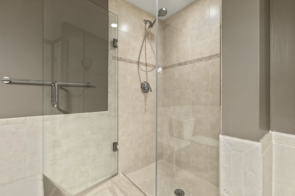 550 Pleasant Street # 411