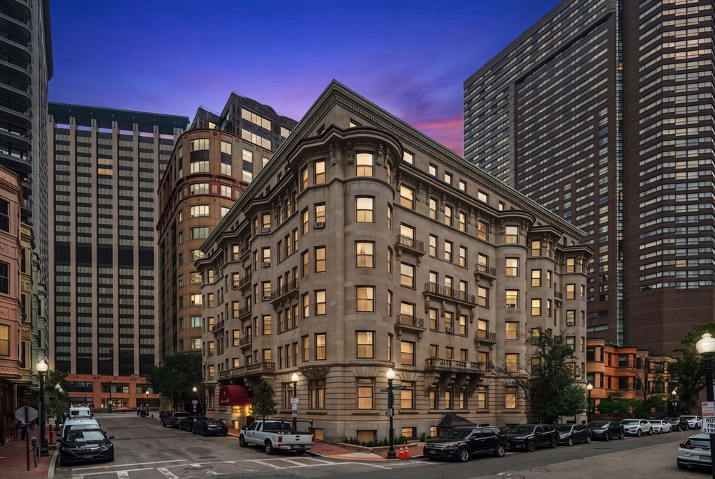 8 Garrison Street # 606