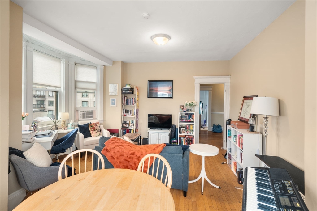 8 Garrison Street # 606