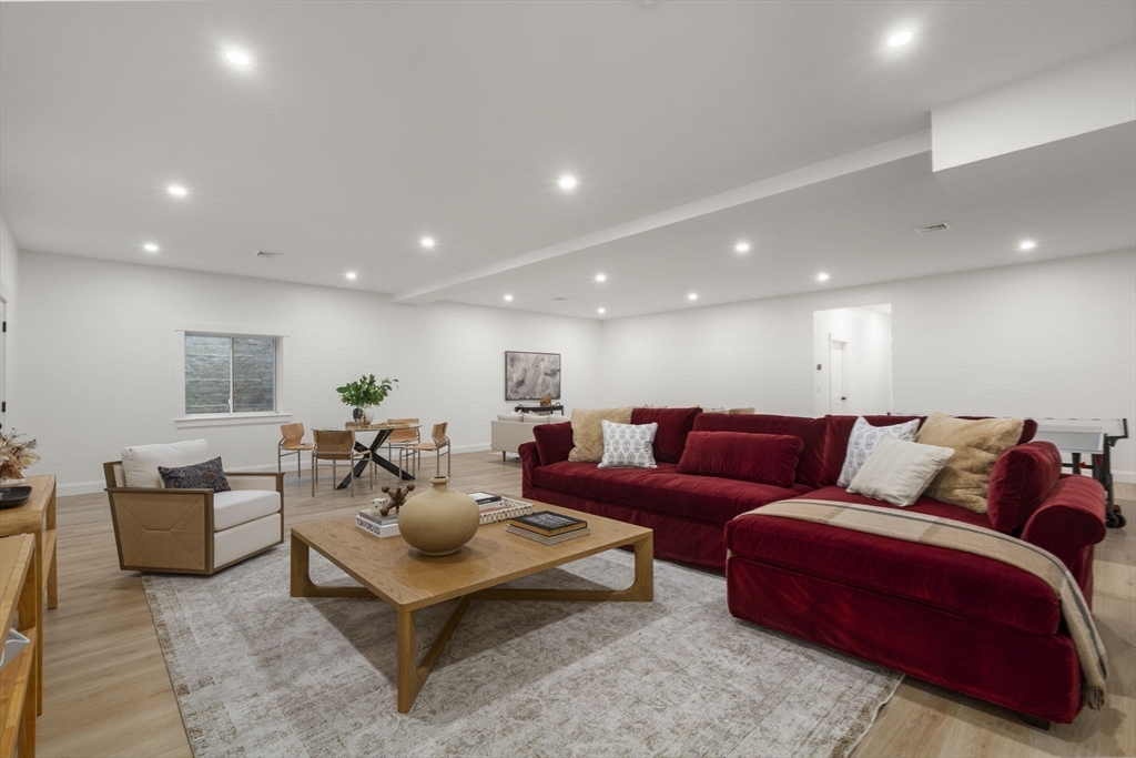 28 Teakettle Ln