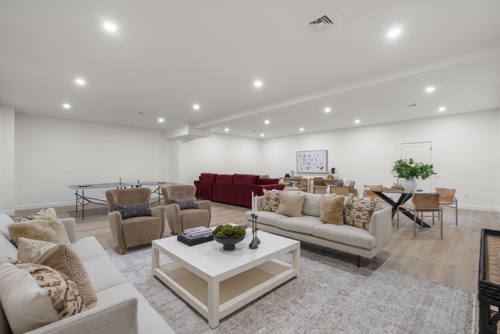 28 Teakettle Ln