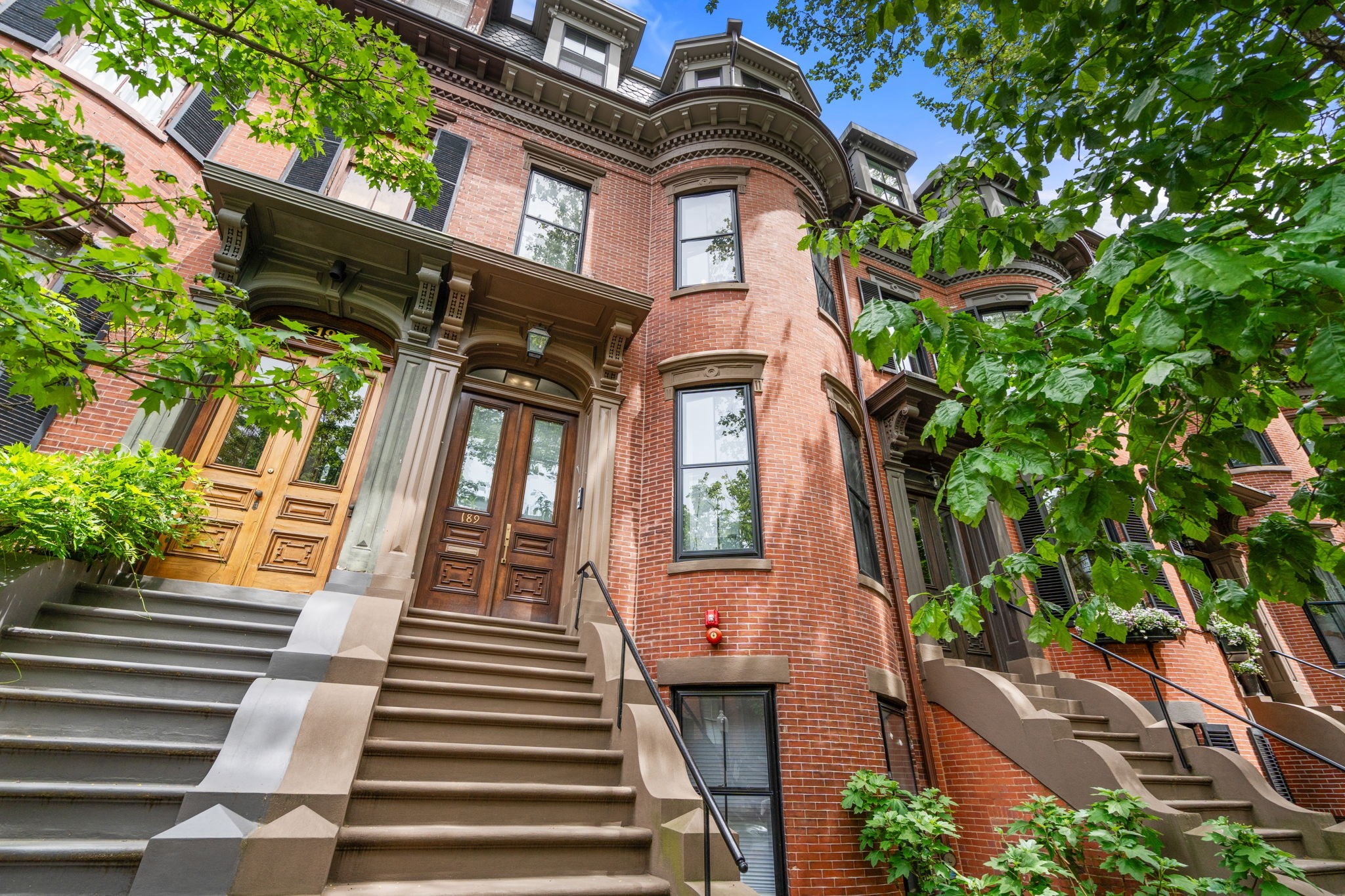 189 W Brookline St # 1