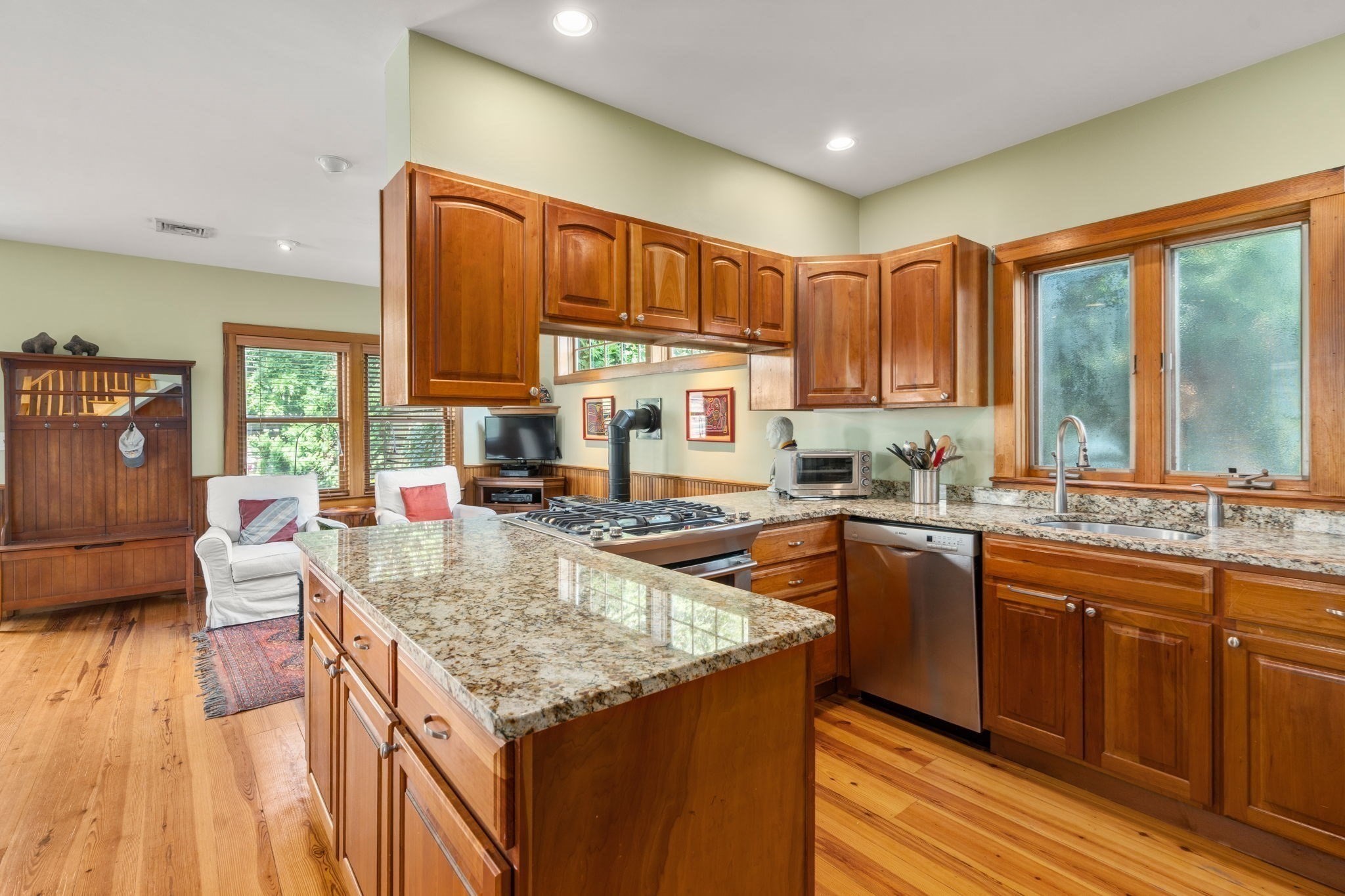 10 Symmes Street # 4