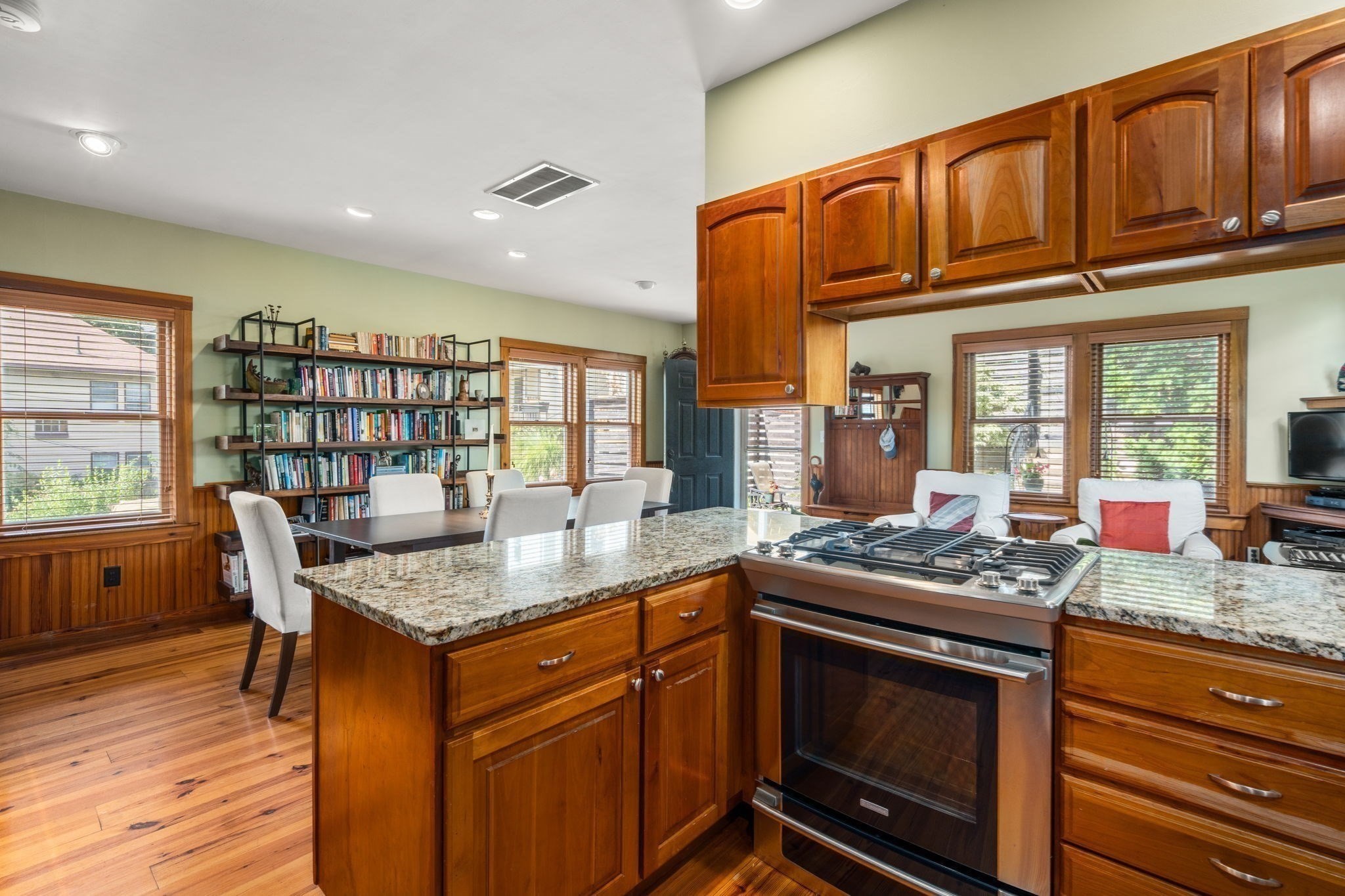 10 Symmes Street # 4