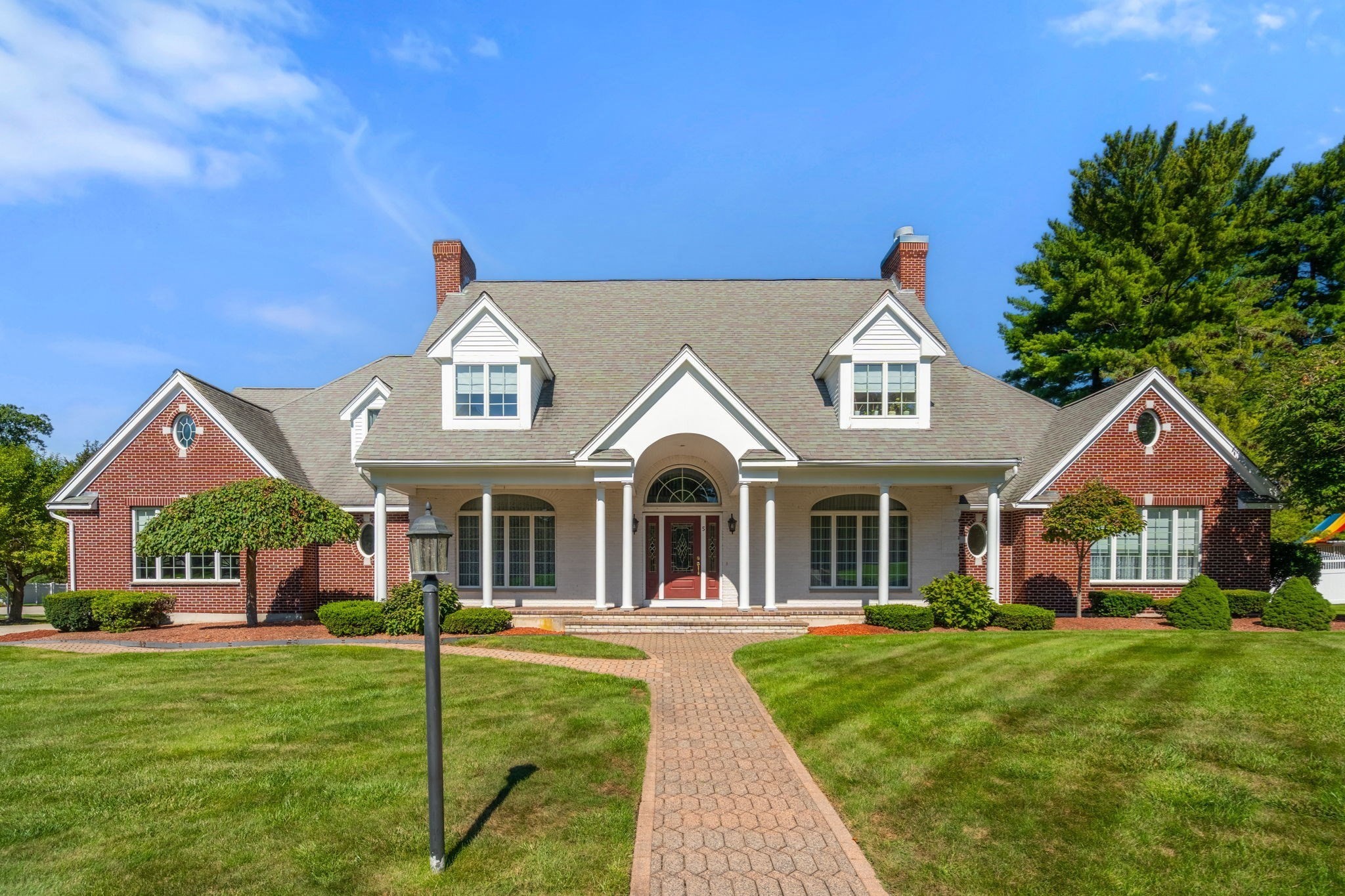 5 Elizabeth Way