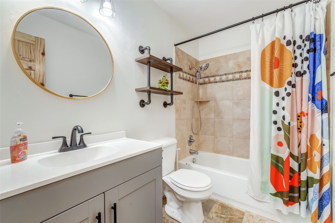 3020 Village DRIVE 211