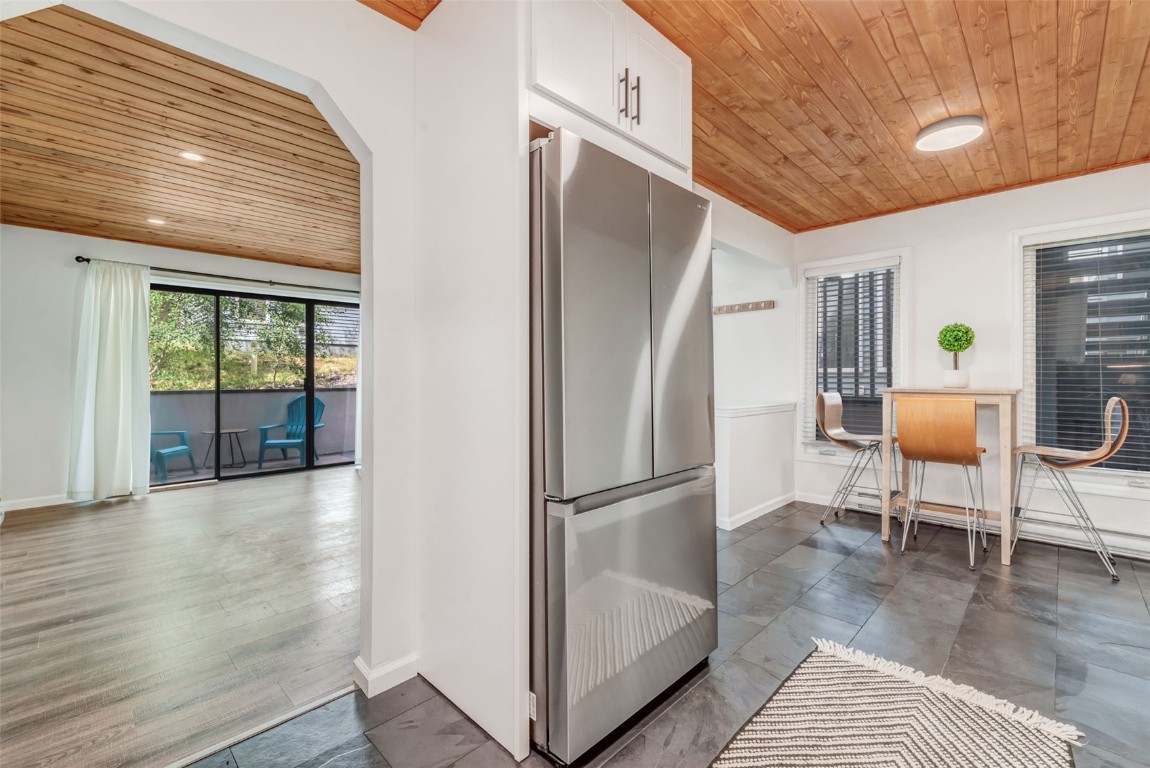 3020 Village DRIVE 211