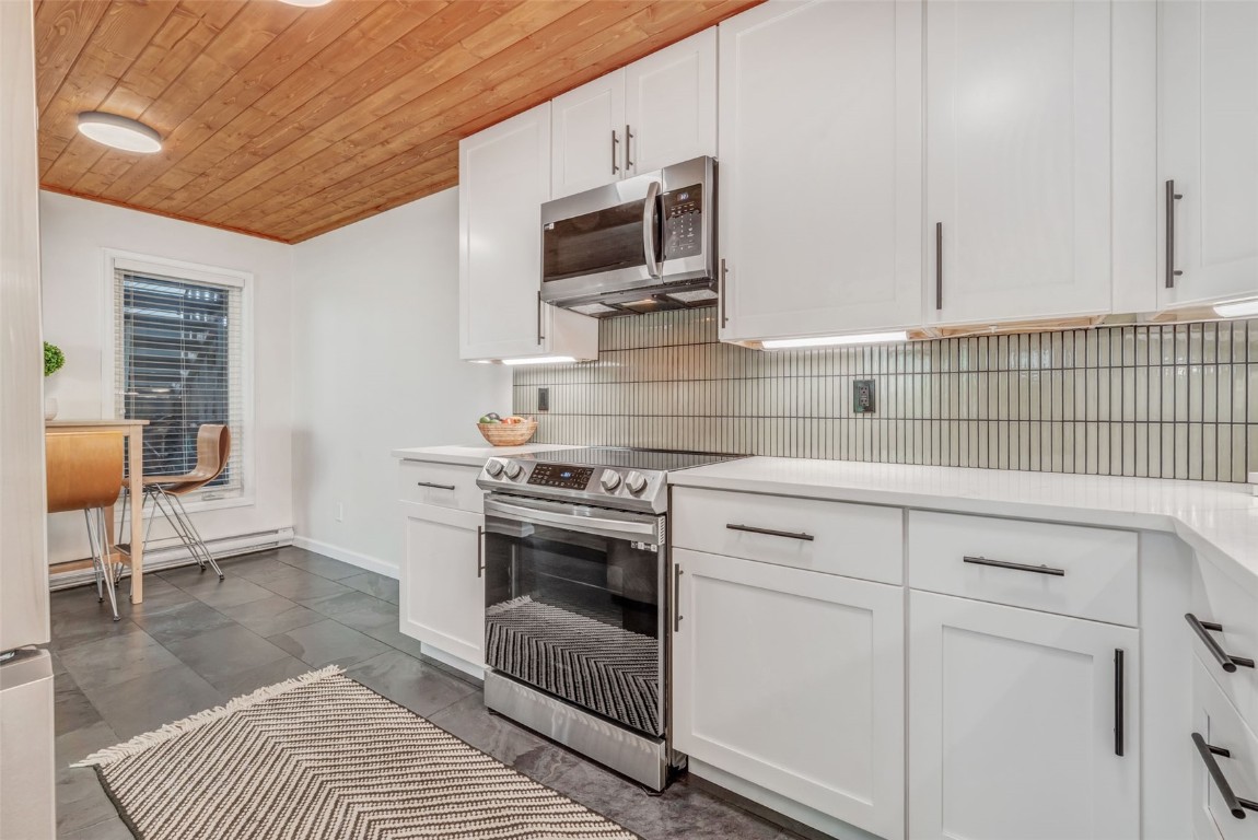 3020 Village DRIVE 211