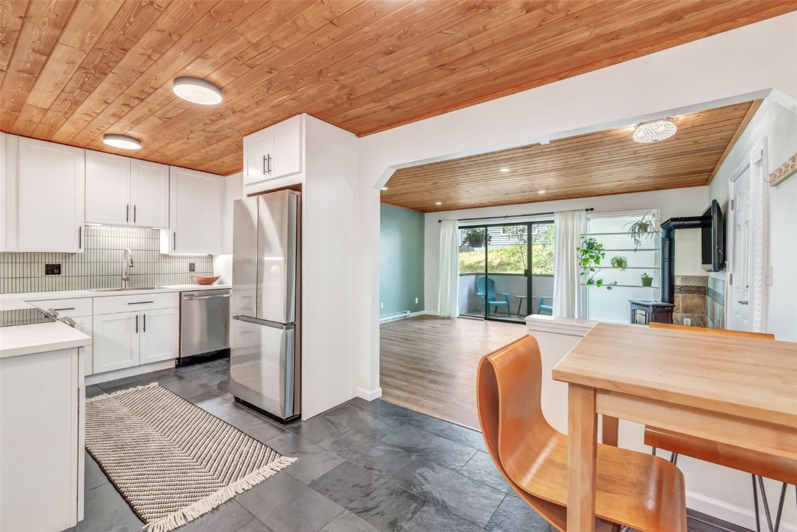 3020 Village DRIVE 211