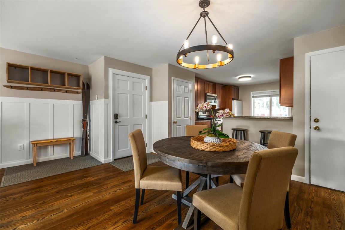 1481 Creekside COURT 101