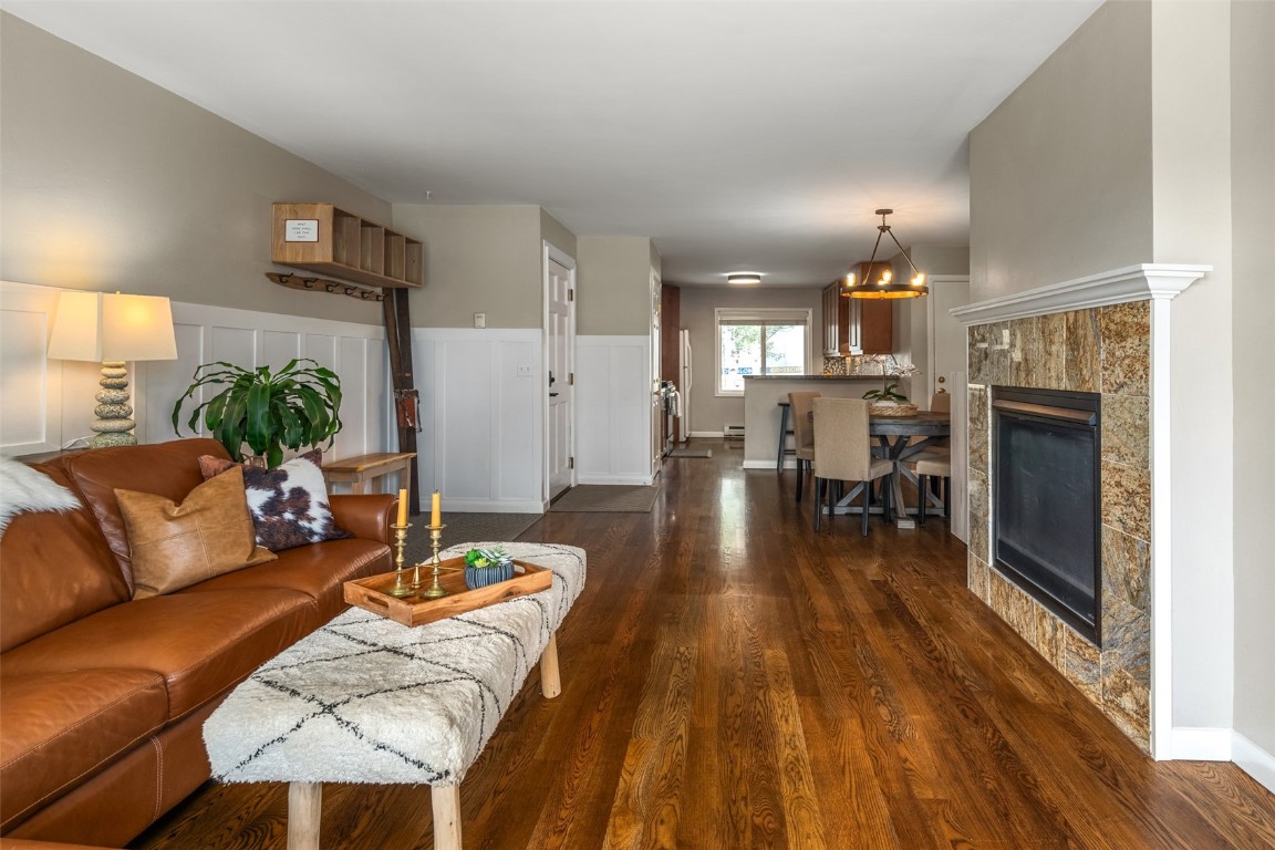 1481 Creekside COURT 101