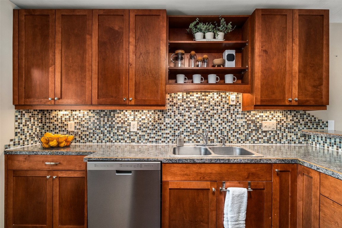 1481 Creekside COURT 101