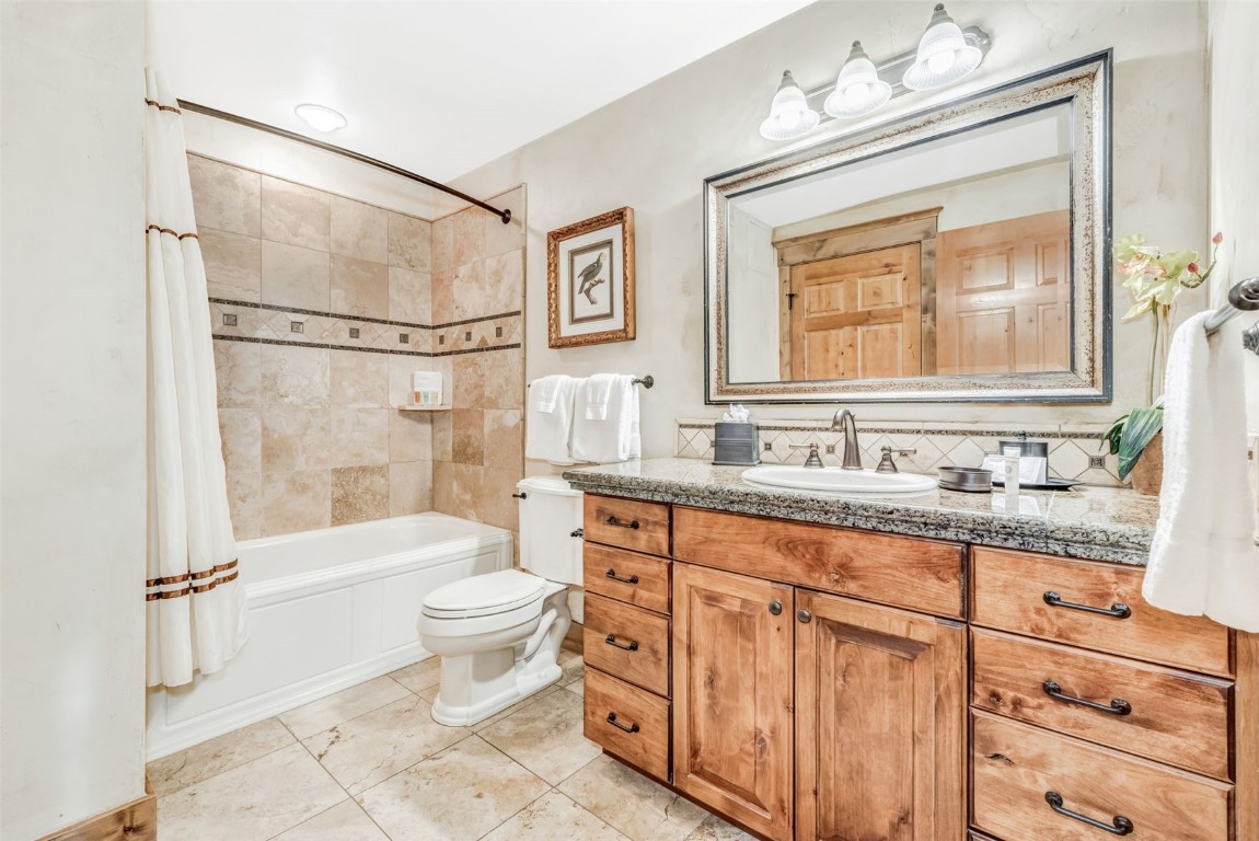 2525 Village DRIVE 2E