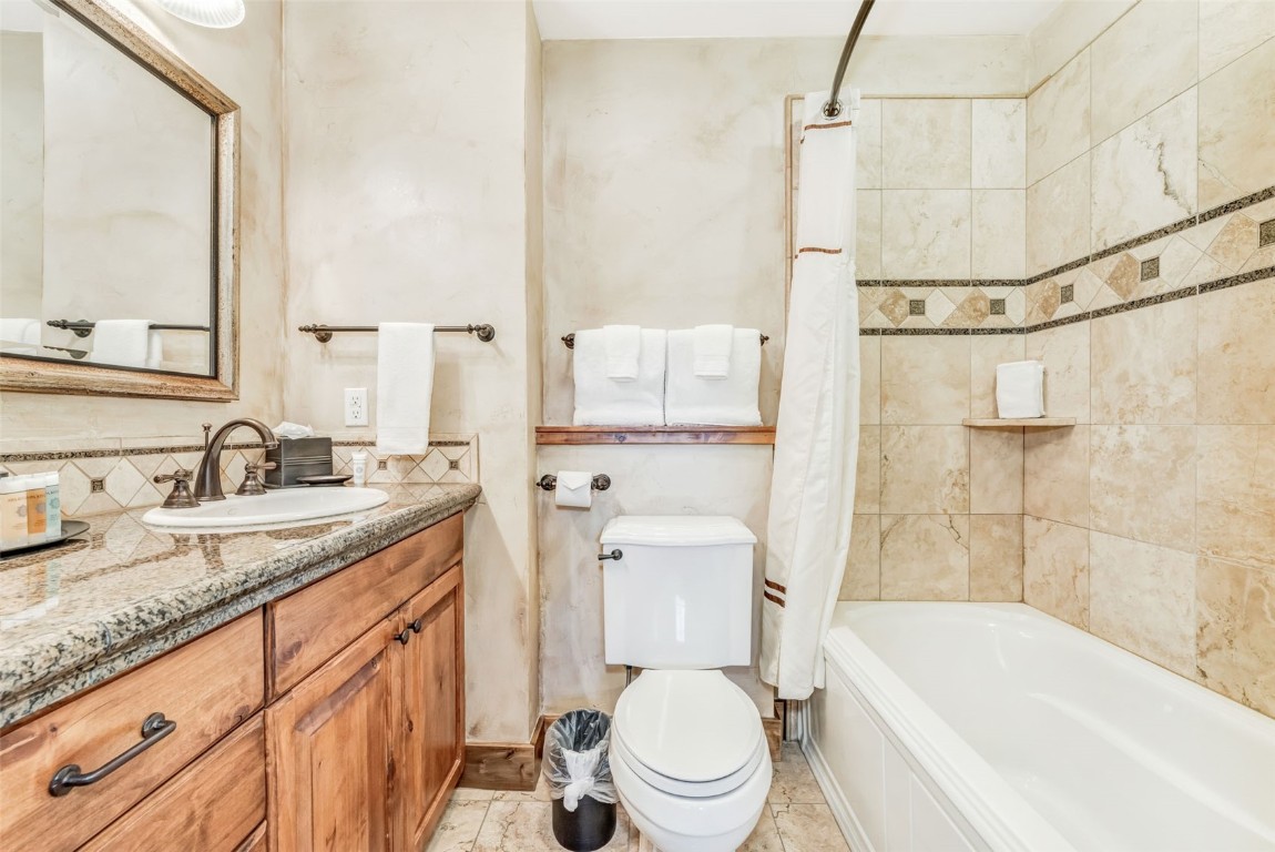 2525 Village DRIVE 2E