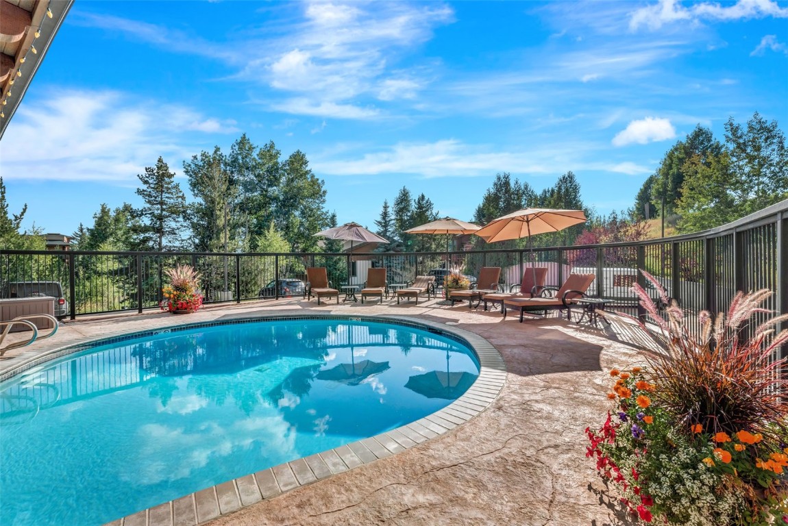 2525 Village DRIVE 2E