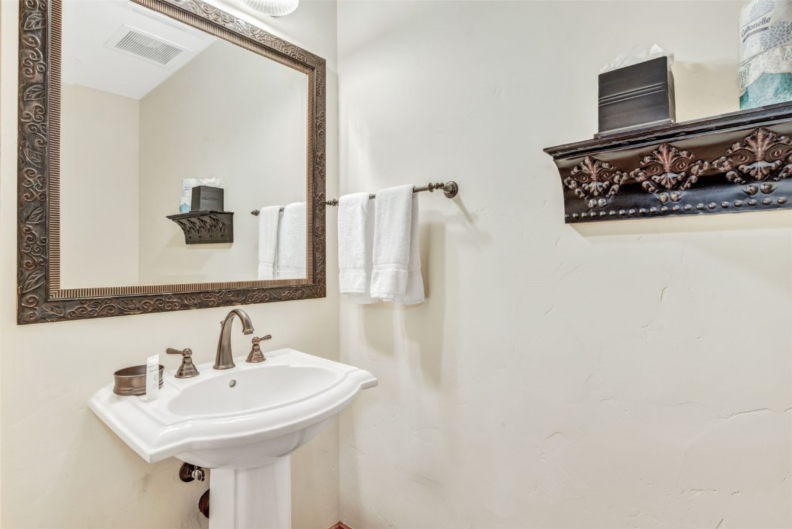 2525 Village DRIVE 2E