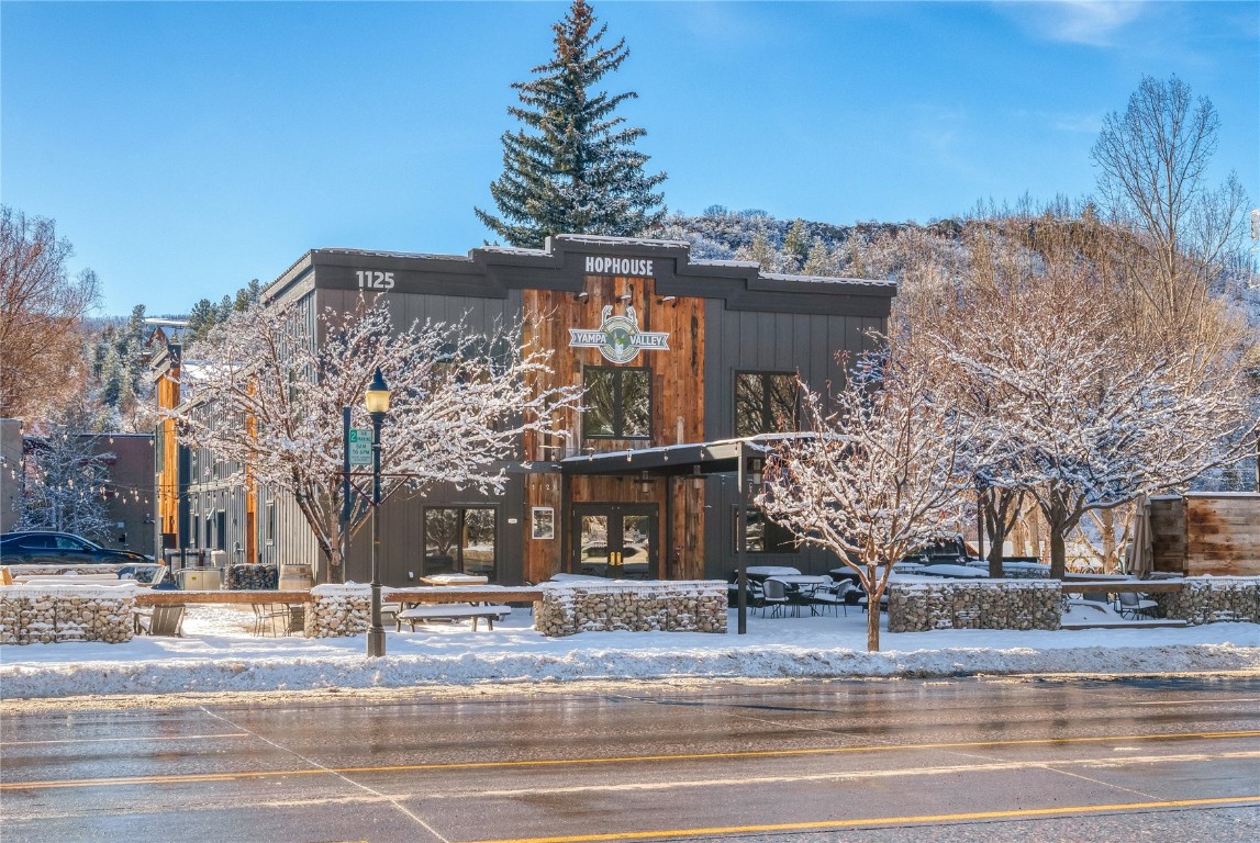 1125 Lincoln AVENUE 100