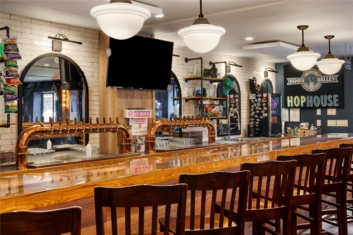 1125 Lincoln AVENUE 100