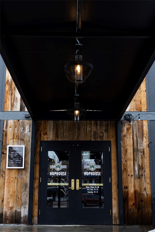 1125 Lincoln AVENUE 100