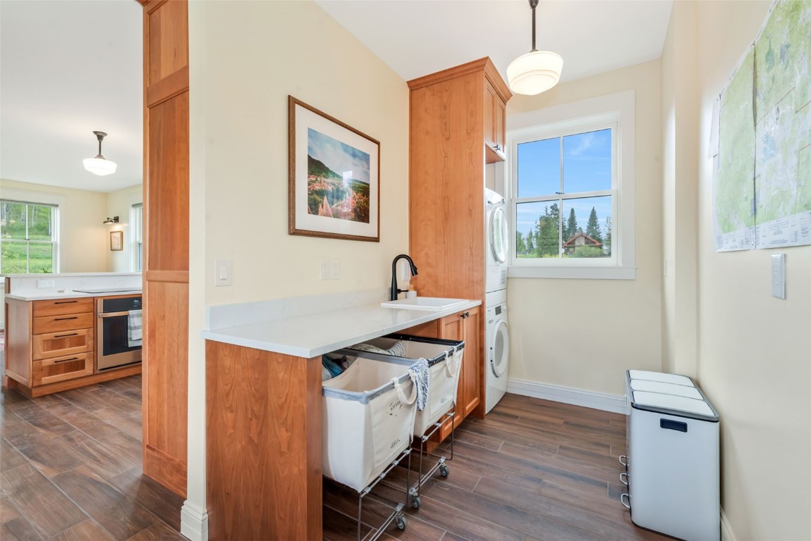 25640 + LOT 6th AVENUE