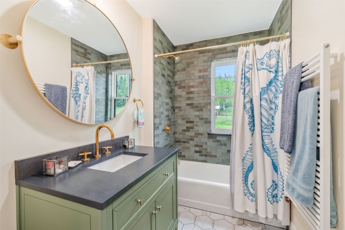 25640 + LOT 6th AVENUE