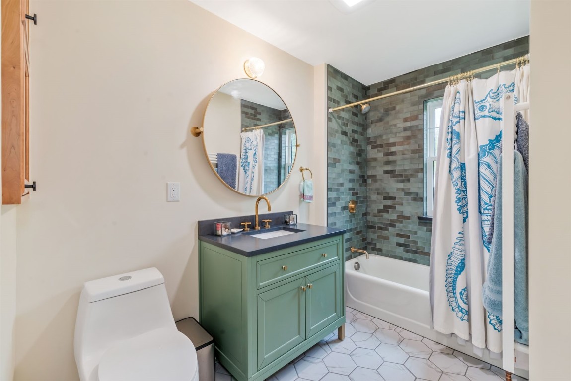 25640 + LOT 6th AVENUE