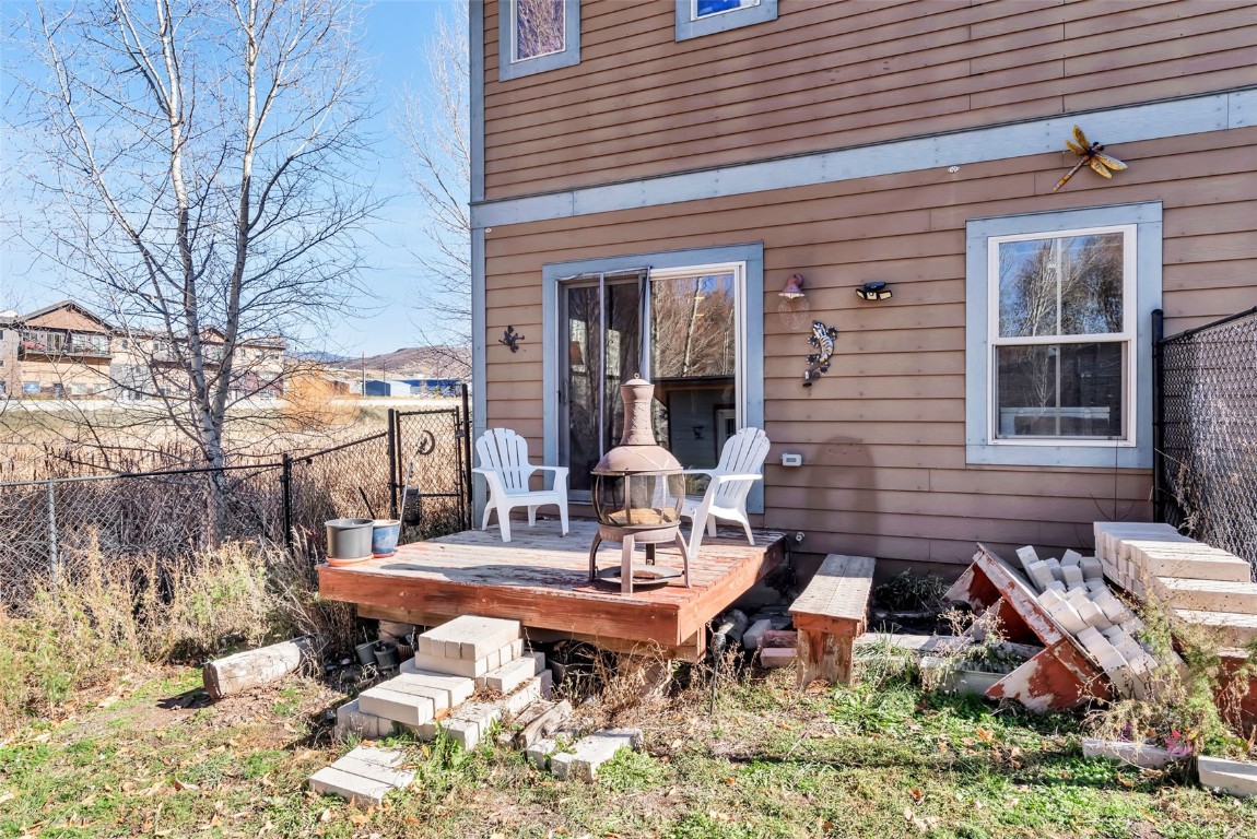 2752 Honeysuckle LANE