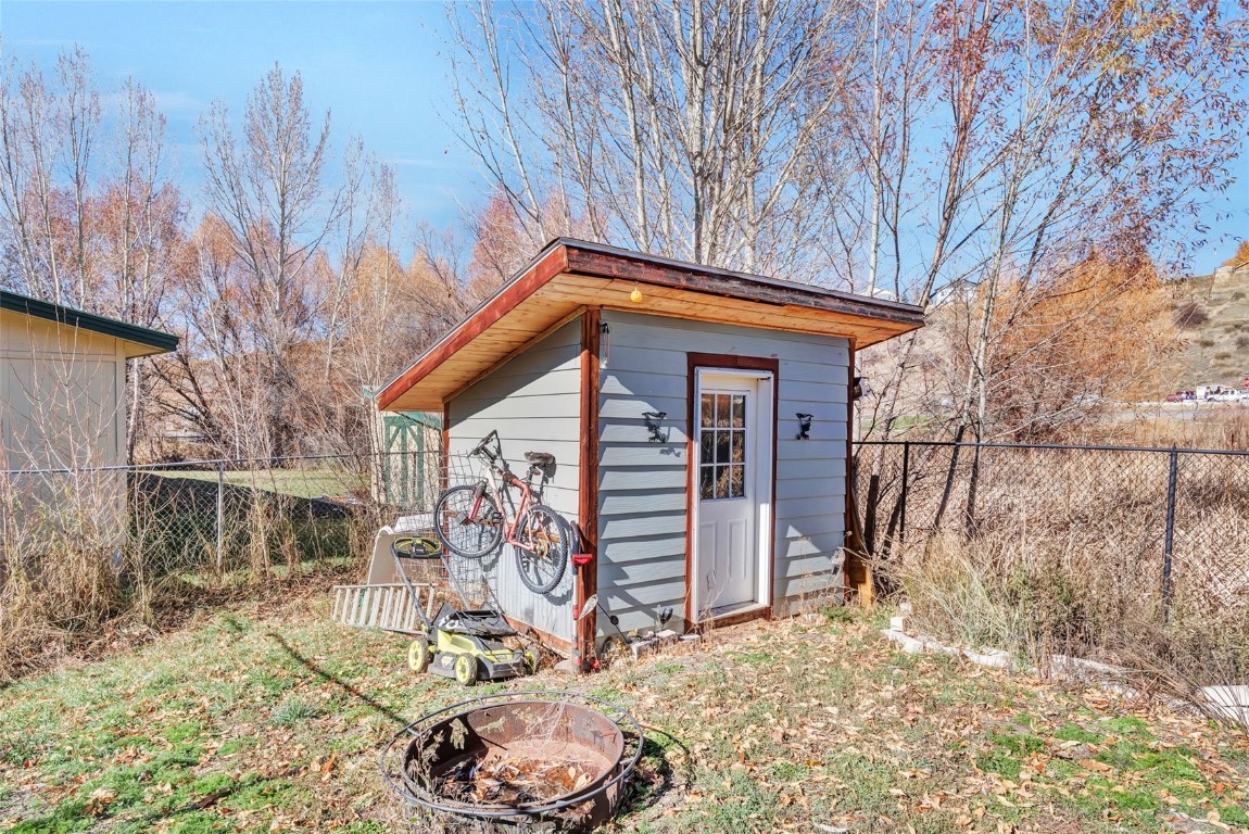 2752 Honeysuckle LANE