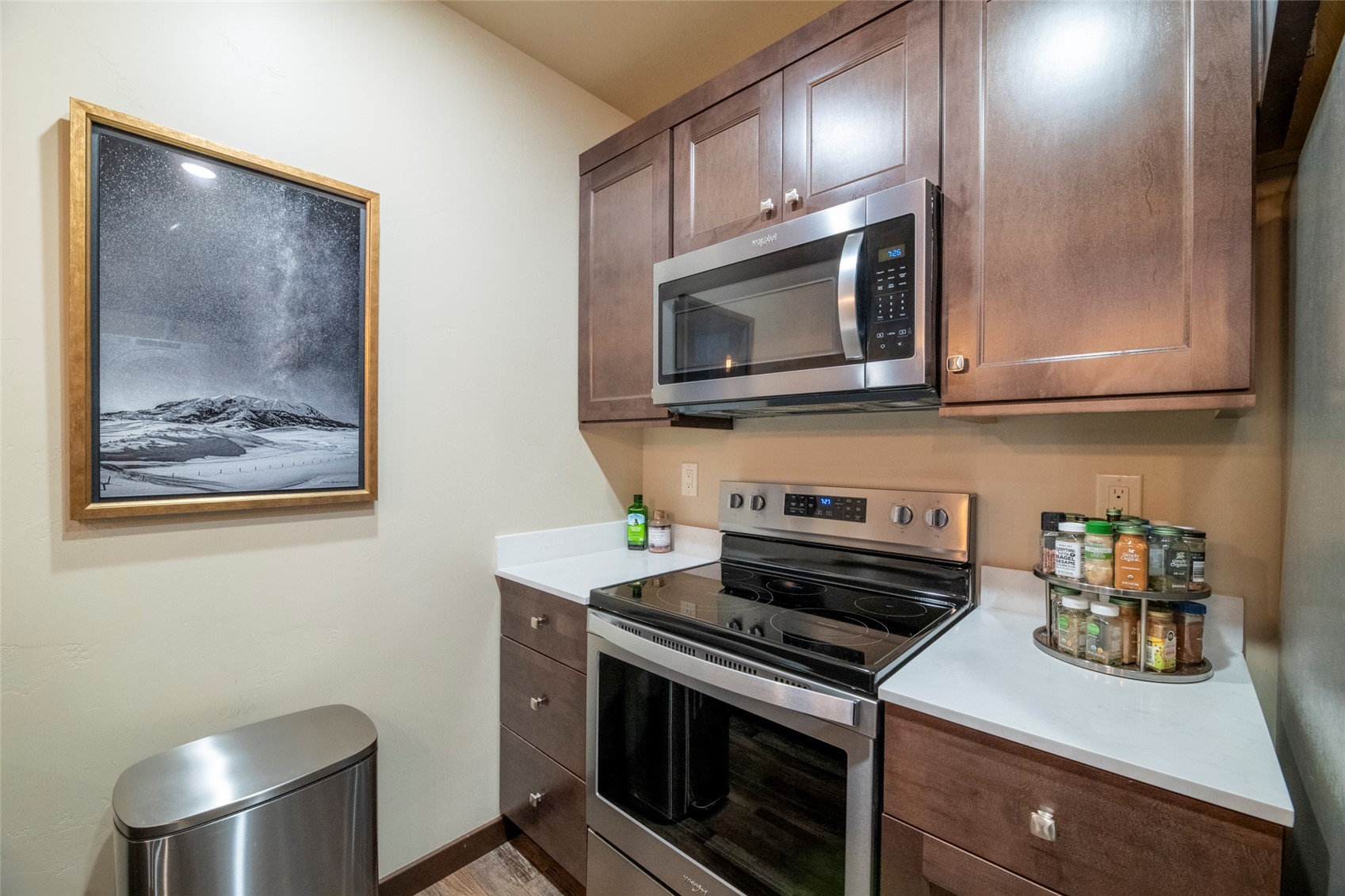 330 Fox Springs CIRCLE S 303